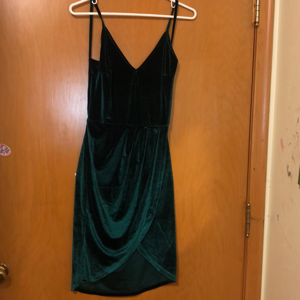 Velvet backless tulip mini dress